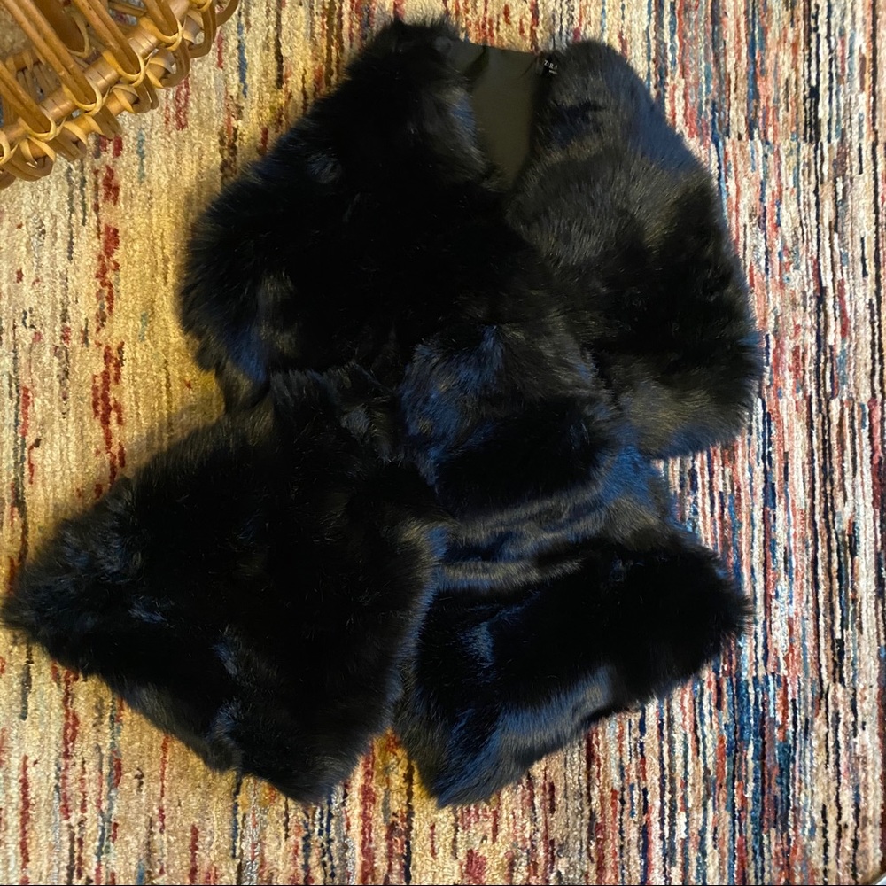 Zara Black Faux Fur Wrap